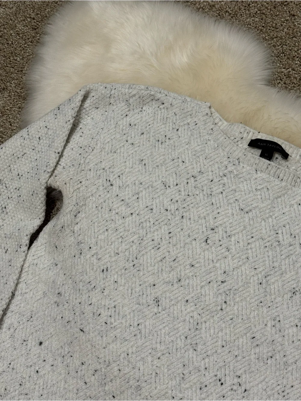 Ann Taylor Women’s Cream Speckled Knit Sweater Size XS